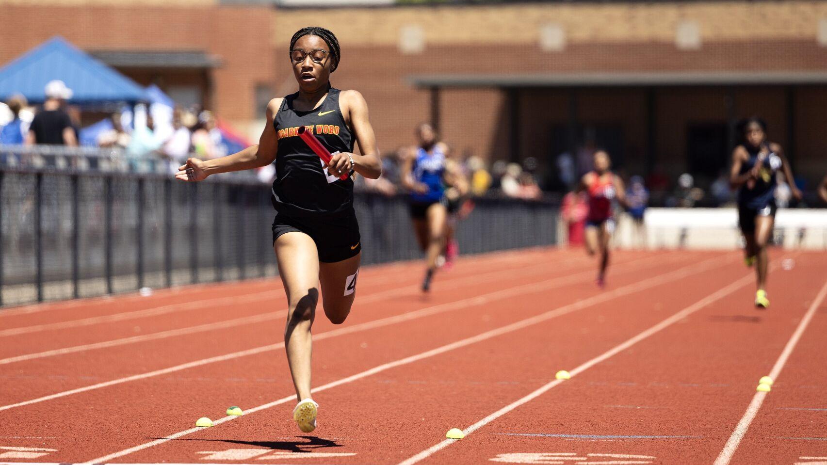 Incarnate Word's relay team goes by feel; Brentwood's Curd uses bond en route to state